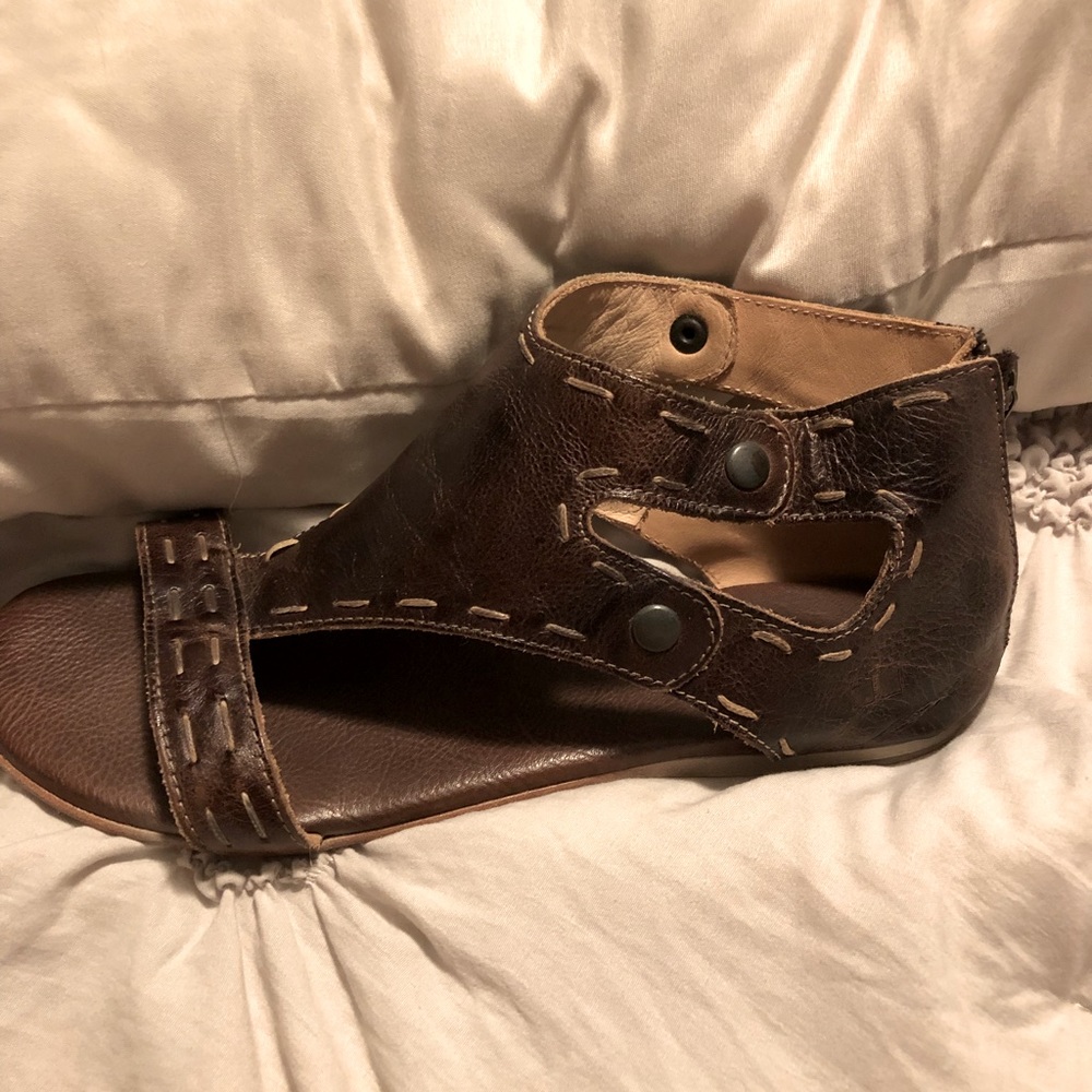Bedstu Soto Sandal. Size 10. Warm brown color.